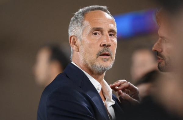 巨牛盈 队报：许特尔不再担任摩纳哥主帅，已向球员和俱乐部员工道别